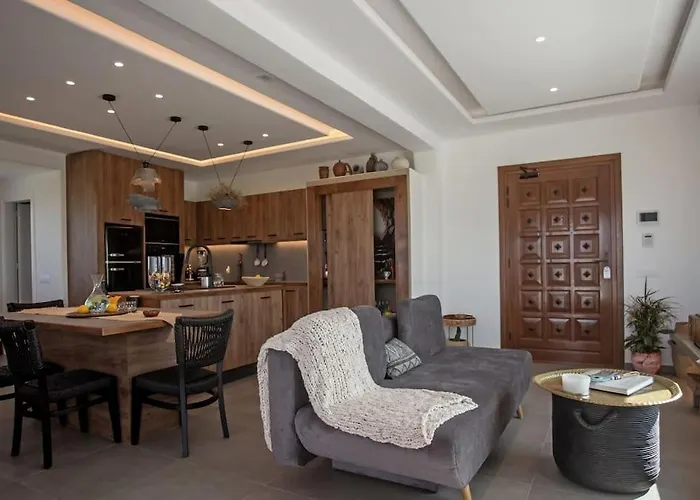 Ktima Lipsi, Panorama Pool Views Κλουβάς